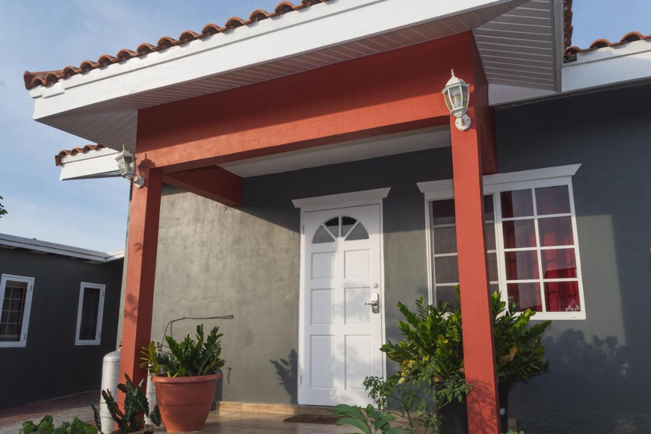 La Casita Torres Vila Oranjestad Exterior foto